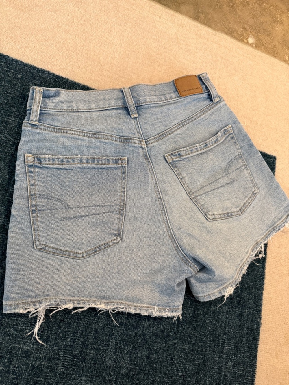 american eagle highest rise 90s boyfriend short - Picture 4 of 8